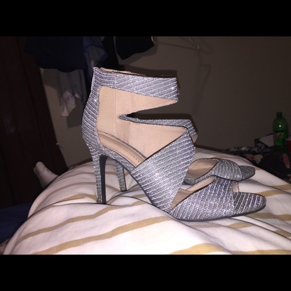 Heels - Picture 2 of 6